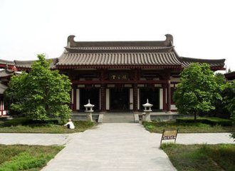 三月三十日題慈恩寺