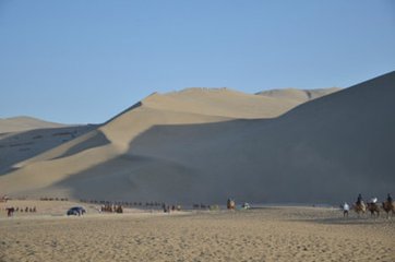 范石湖東歸過鄉(xiāng)國(guó)名之芙蓉城余以季夏來游適