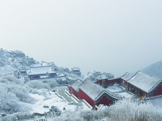 柳梢青·天遠山圍