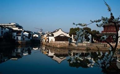 虎丘寺路　去年重開寺路，桃李蓮荷約種數(shù)千