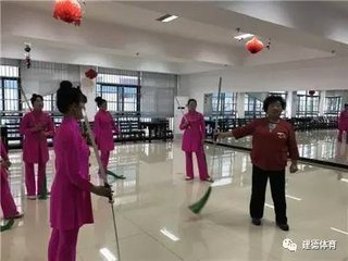 宿建封寺，曉登盡善亭，望韶石三首