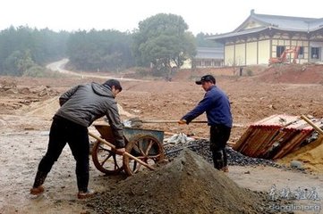 十一月十三日宿東林是日小雨不見廬山戲留絕