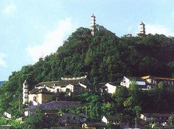 登巾山