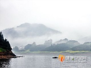 暮春小雨