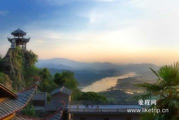 登歸宗巖