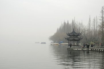 醉太平·西湖尋夢