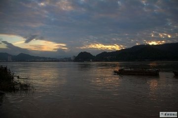 富春夜泊寄張伯雨