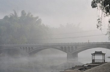 遇南廂園叟感賦八十韻