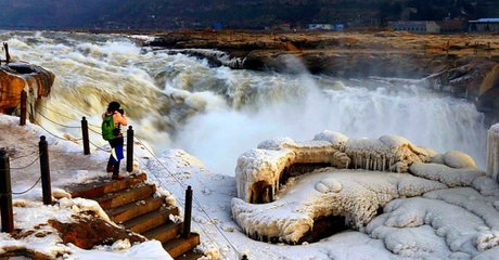 依韻和子駿雪山圖