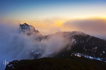 東風(fēng)第一枝（燈夕清坐）